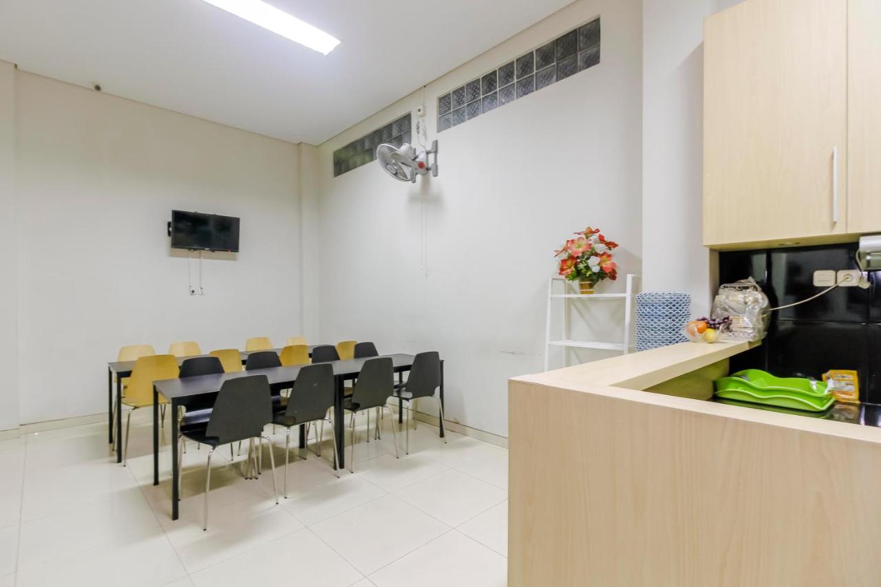 Reddoorz Near Samarinda Central Plaza المظهر الخارجي الصورة